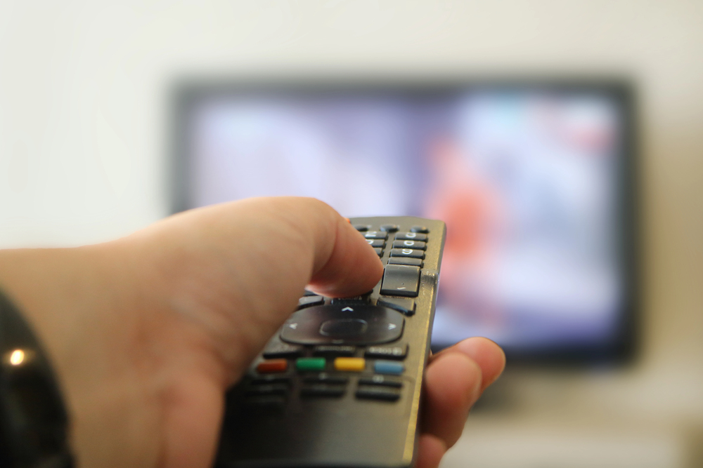 Depositphotos_124189094_S Watching TV