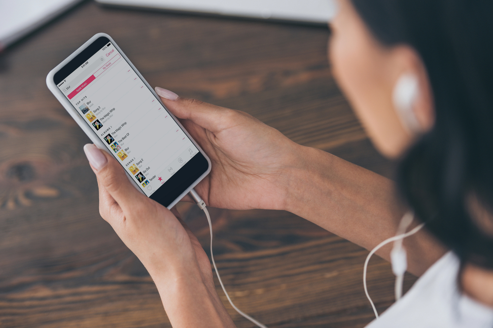 streaming audio on iphone