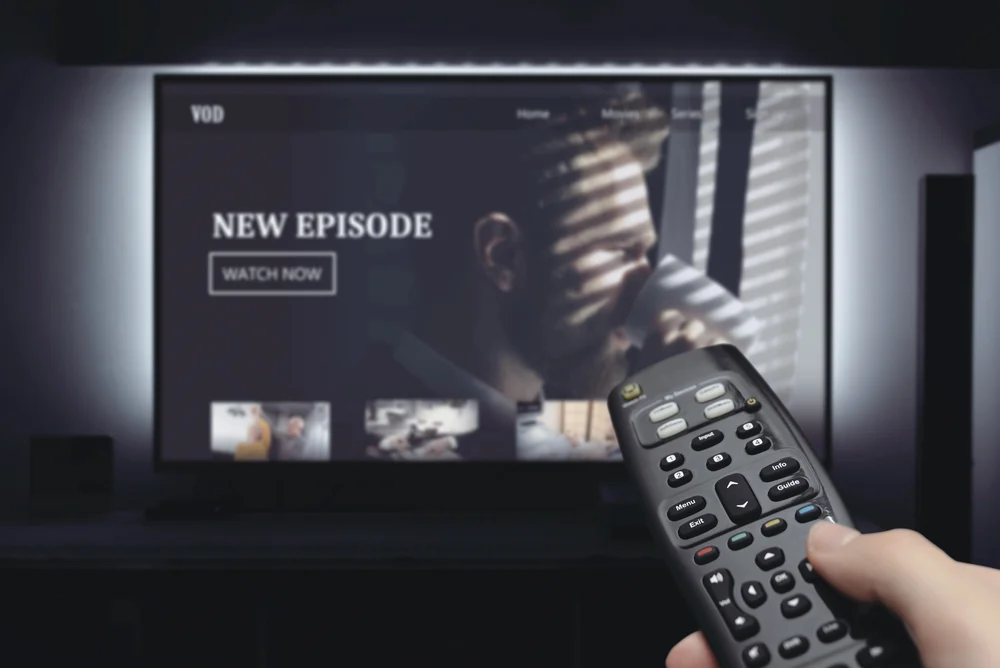 Depositphotos_335260844_S watching a new episode on demand
